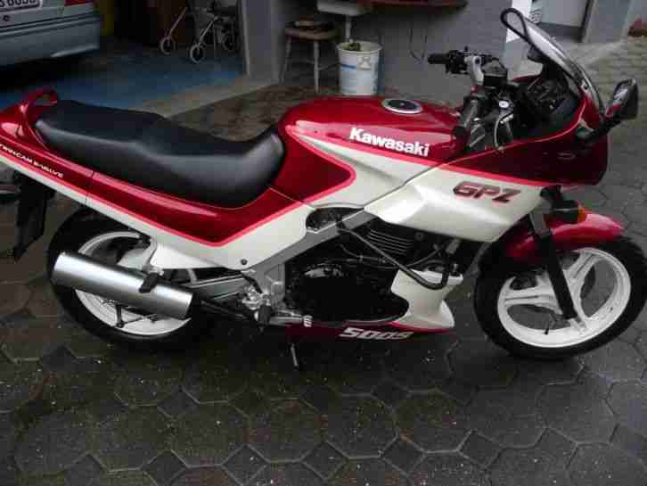 Kawasaki GPZ 500 S, 6238 Meilen (ungefähr 10039 km)