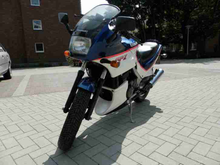 Kawasaki GPZ 500 S, mit neuem TÜV