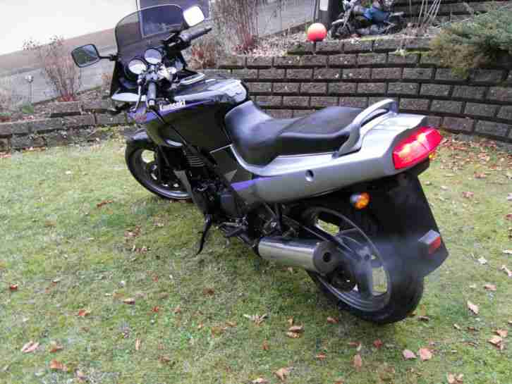 Kawasaki GPZ 500 erst 28000km und Top Zustand ! Neue Reifen und Windschild!