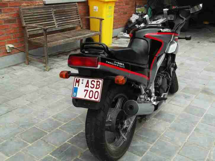 Kawasaki GPZ 500,jahr 1993,mit nur 15000km,sehr gut motorad,farht wie neue.