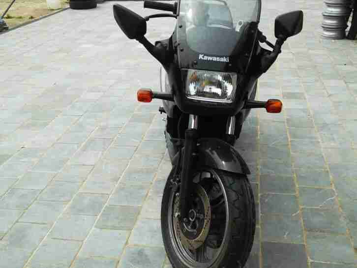 Kawasaki GPZ 500,jahr 1993,mit nur 15000km,sehr gut motorad,farht wie neue.