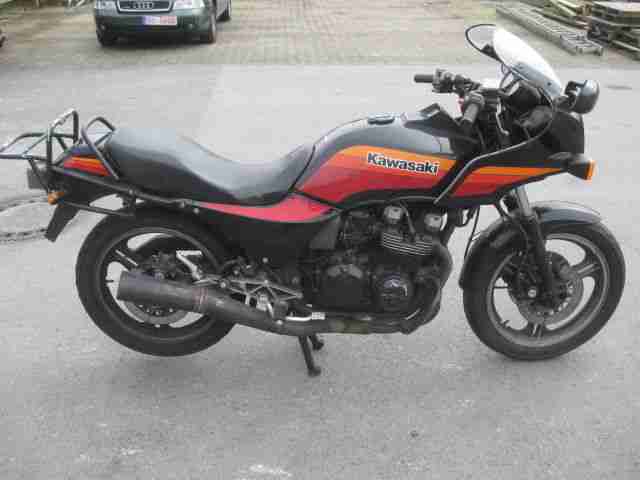 Kawasaki GPZ 550 Uni Track aus 1988 mit Papiere Schlüssel der MOTOR DREHT