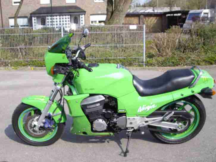 Kawasaki GPZ 750R Typ ZX750G Motorrad