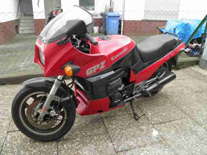 Kawasaki GPZ 900 R