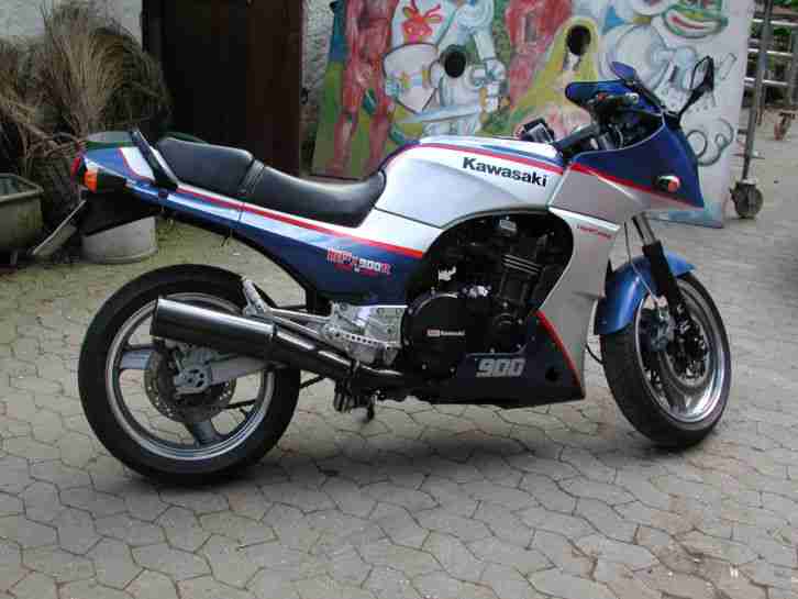 Kawasaki GPZ 900 R A3