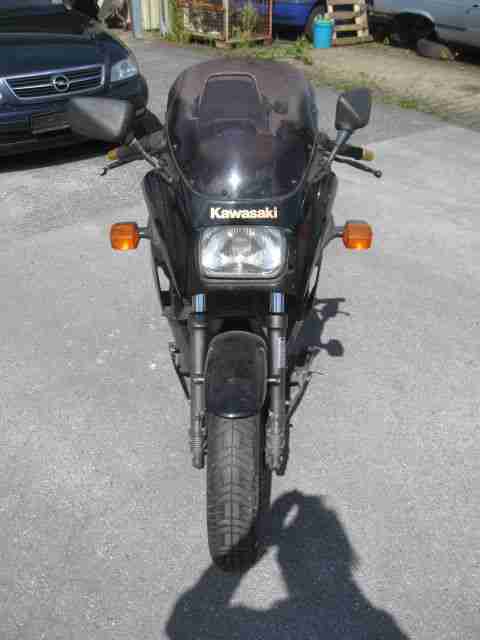 Kawasaki GPZ 900