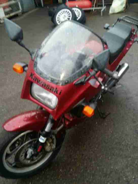 Kawasaki GPZ 900 mit Knapp 50000 km