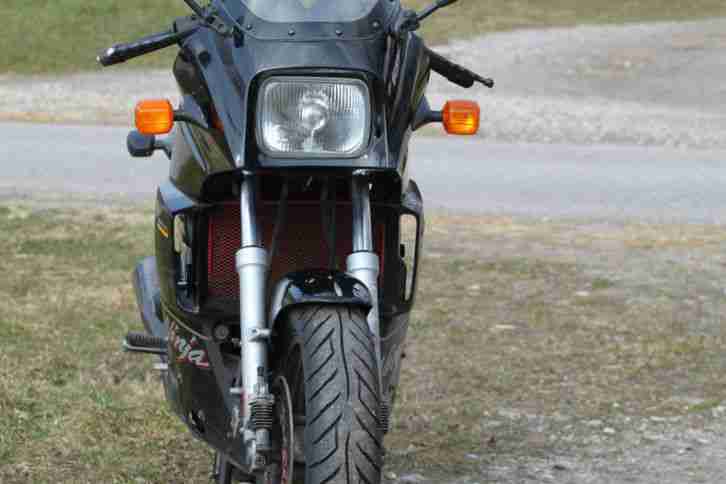 Kawasaki GPZ900R Ninja in Schwarz - Gold in 83533 Edling