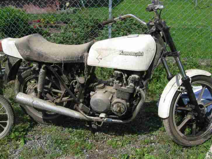 Kawasaki KZ550B + Ersatzmotor+Kiste kleinteile Scheunenfund