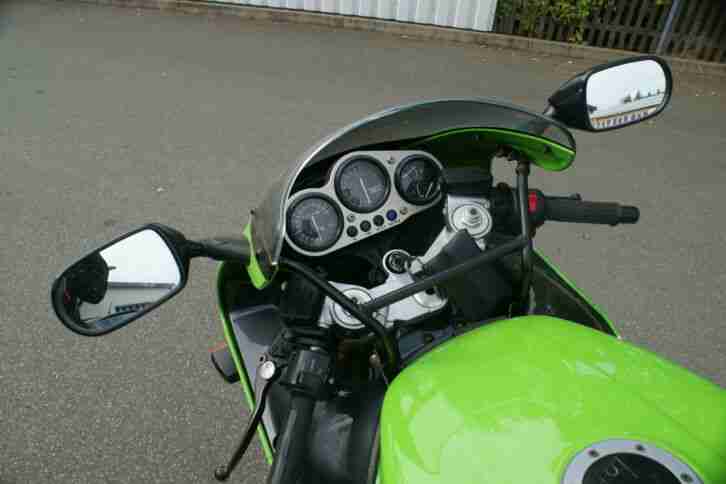 Kawasaki Ninja ZX-9R Topzustand Sturz-und Unfallfrei Tüv Neu