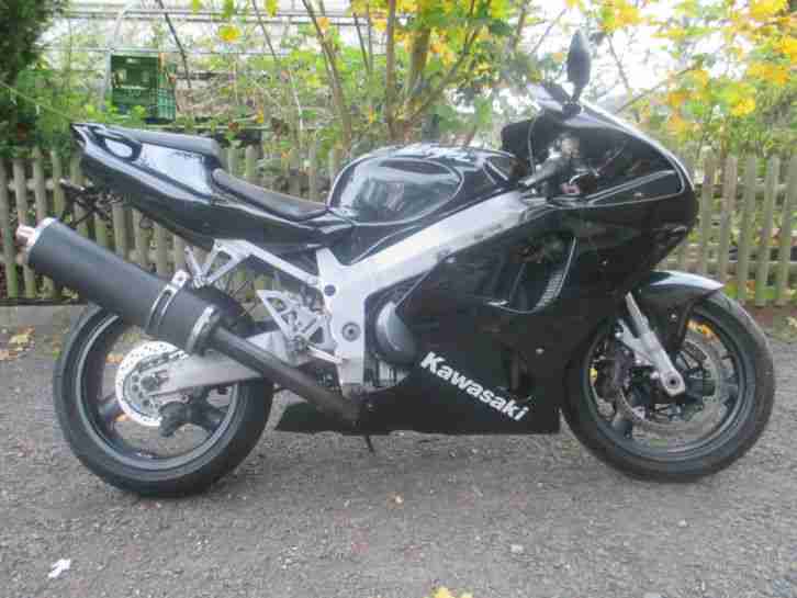 Kawasaki Ninja ZX7R 122 PS