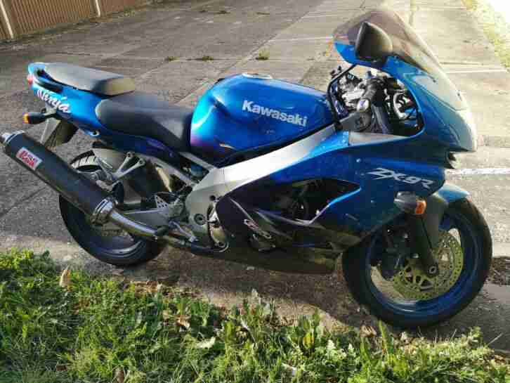 Kawasaki Ninja ZX9R (ZX900C) 1999 - TÜV bis April 2021/ ohne Mängel / TOP Preis