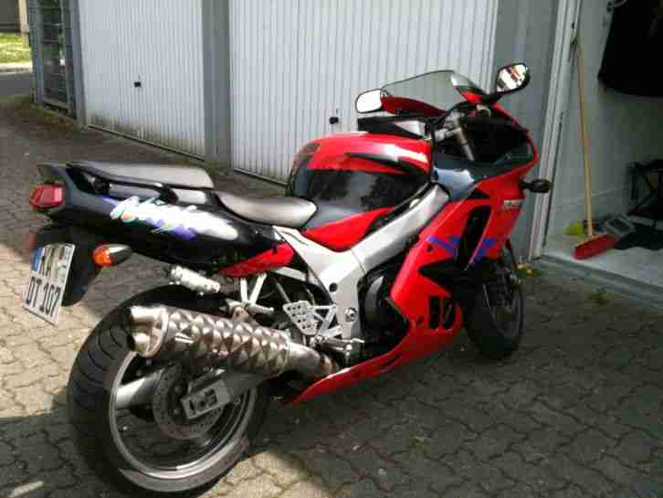 Kawasaki Ninja zx900B / Bj. 1997 / Benziner