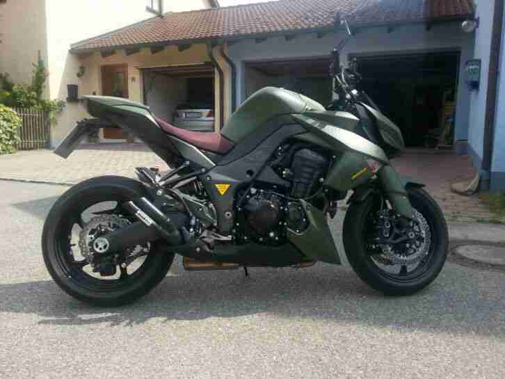 Kawasaki Z1000 "Street Force"