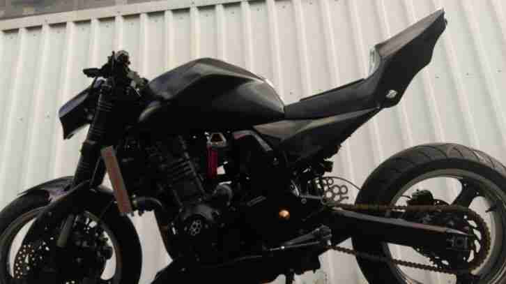 Kawasaki Z1000 Streetfighter Fighterumbau Bj.04,schwarz,Breitreifen