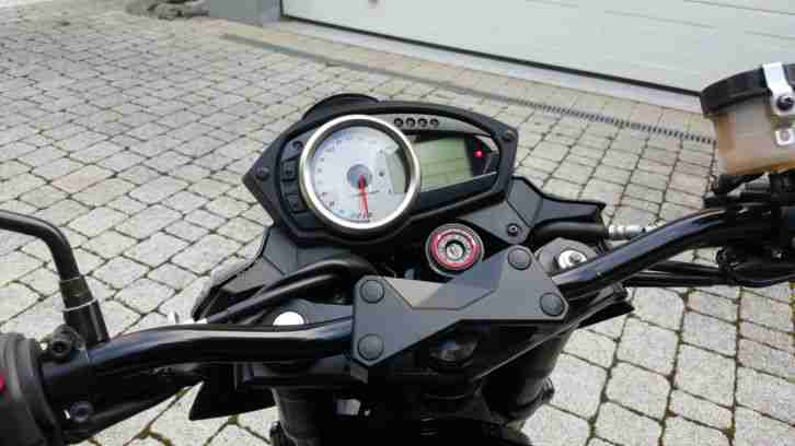 Kawasaki Z750 black edition