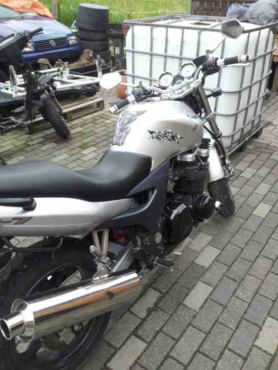 Kawasaki ZR-7 - ZR - 7 J *TÜV 09/2016* - * 35000km * TOP GEPFLEGT