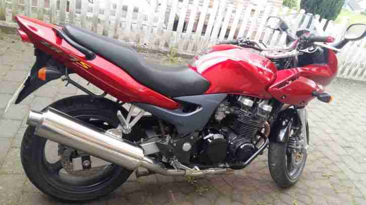 Kawasaki ZR-7S