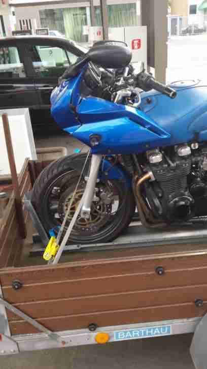 Kawasaki ZR750 F Unfaller
