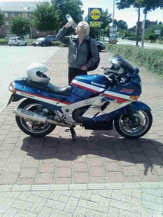 Kawasaki ZX 10 Tom Cat Tüv Au 03/2016 mit Laser 4-1 Anlage und MHR Scheibe 74KW