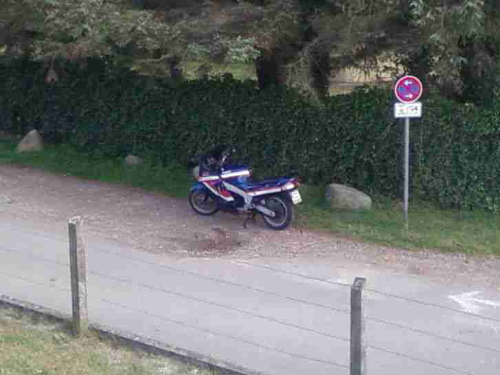Kawasaki ZX 10 Tom Cat Tüv Au 03/2016 verkaufe oder Schlachte sie aus :-(