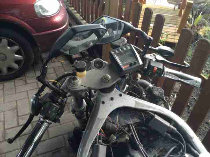 Kawasaki ZX 750H teilzerlegt