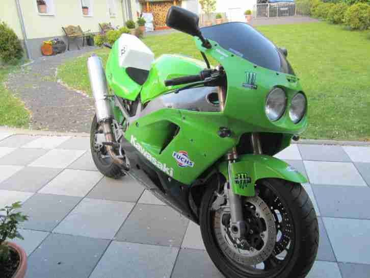 Kawasaki ZX 750j streetfighter