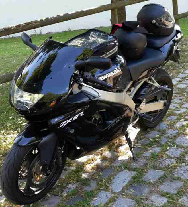 Kawasaki ZX 9