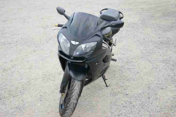 Kawasaki ZX-9R // 146PS // BJ.2002 // 29.550km // TÜV 07/2015 // Alarmanlage