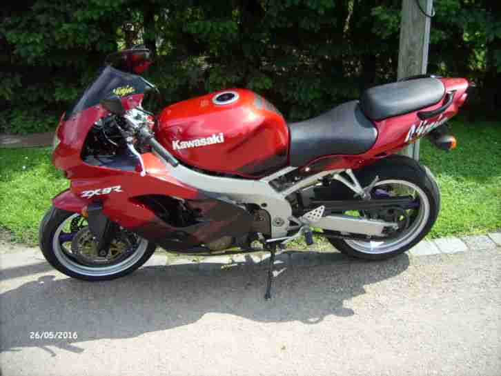 Kawasaki ZX 9R