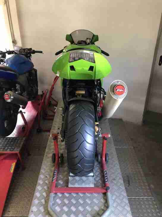 Kawasaki ZX10R 04