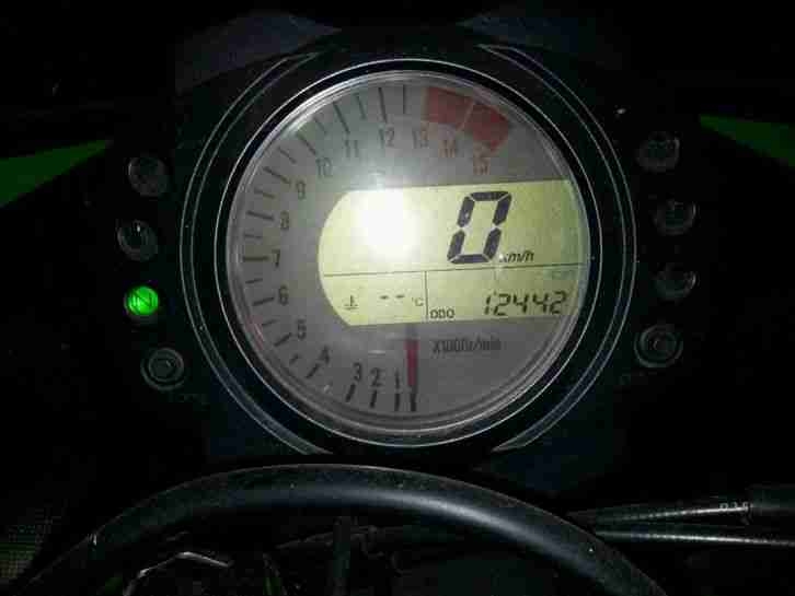 Kawasaki ZX10R Modell 2006, 12424km, unfallfrei, Top Zustand