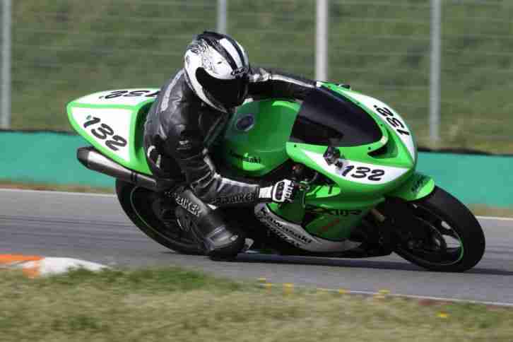 Kawasaki ZX10r Racebike / Rennstreckenmotorad