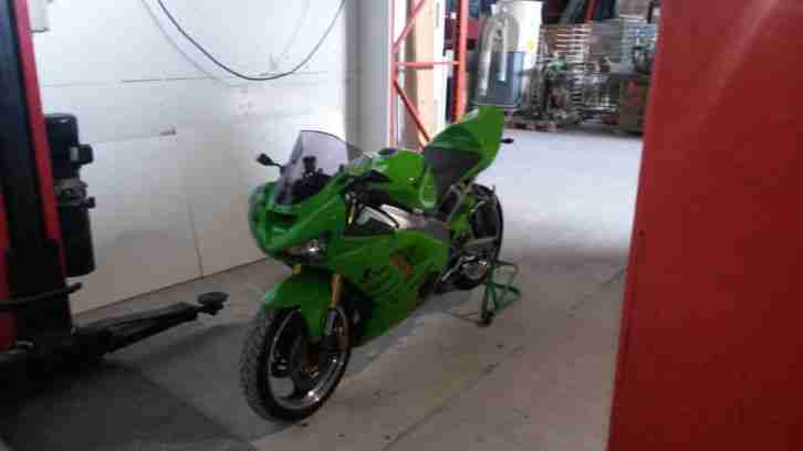 Kawasaki ZX6R 636b