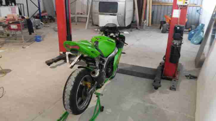 Kawasaki ZX6R 636b