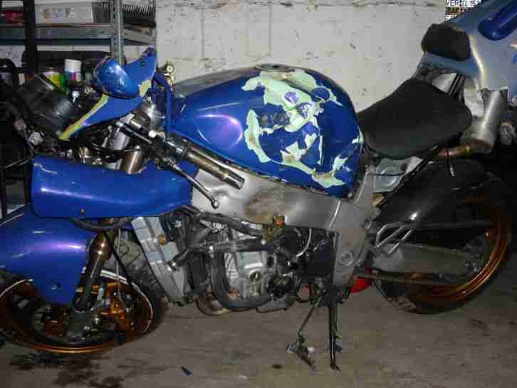 Kawasaki ZX7R Ninja Unfall Totalschaden