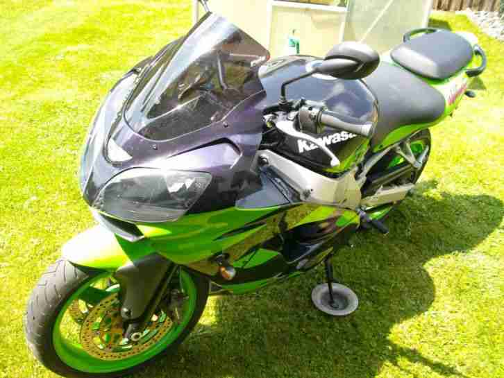 Kawasaki ZX9 R