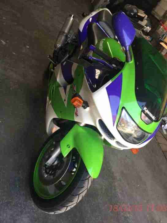 Kawasaki ZX9R