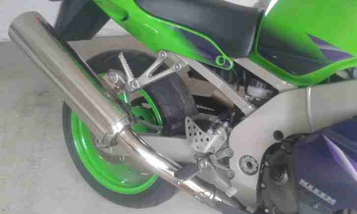 Kawasaki ZX9R