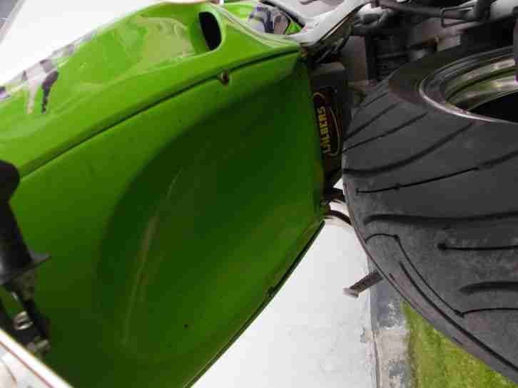 Kawasaki ZX9R TÜV NEU Dynojet Wilbersfedern Polierte Felgenbetten