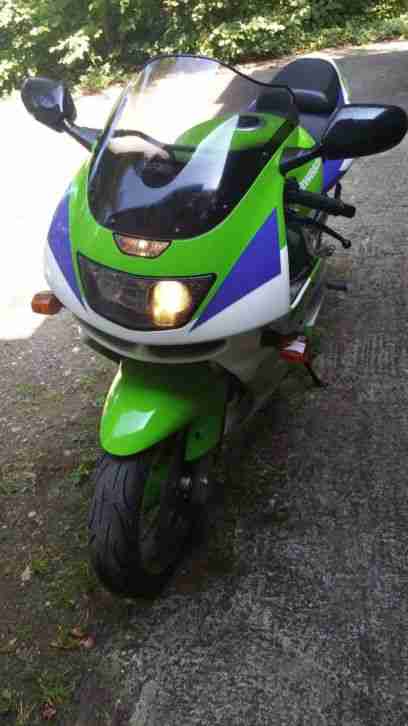 Kawasaki ZX9R ZX900B