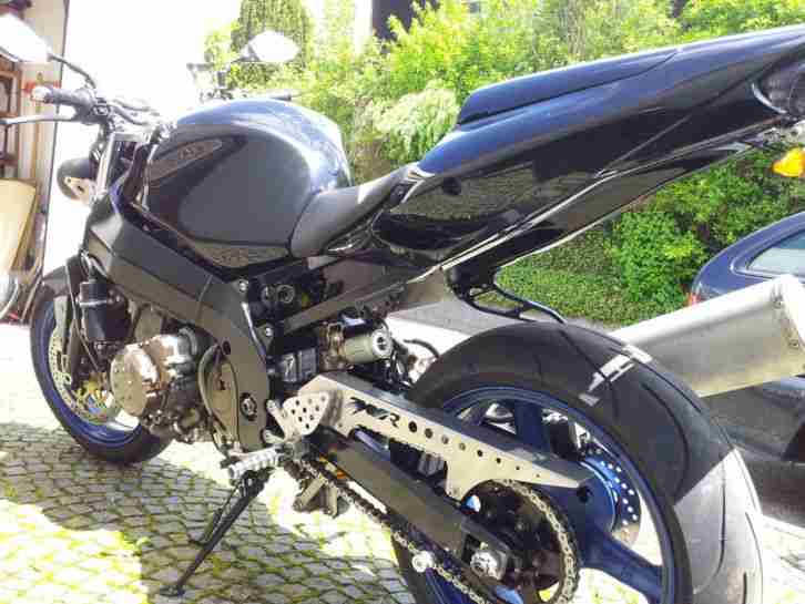 Kawasaki ZX9R umgebaut zum Naked Bike