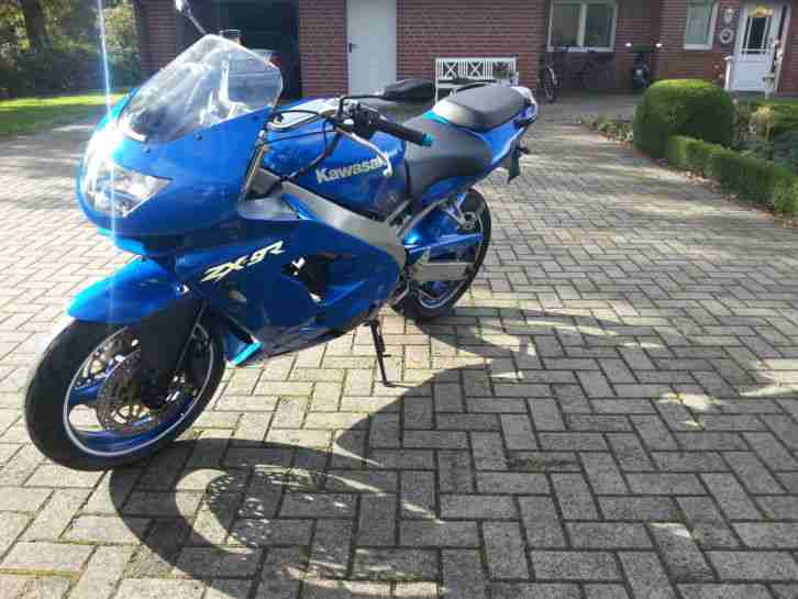 Kawasaki ZX9r Modell C