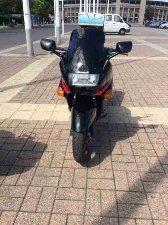 Kawasaki ZZR 1100 Motorrad TÜV 4/17 Superbikelenker guter Zustand bequem 2,8 Sek