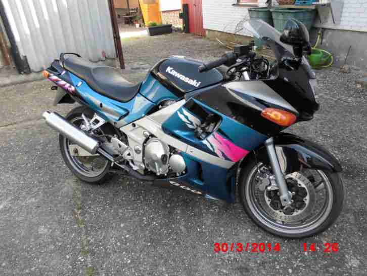 Kawasaki ZZR 600 EZ. 8.1994