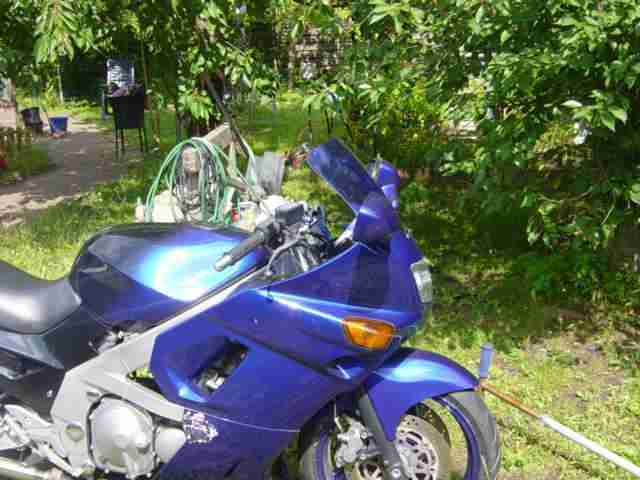 Kawasaki ZZR 600 blau silber