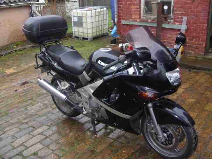 Kawasaki ZZR600 Sporttourer Schwarz mit Zubehör