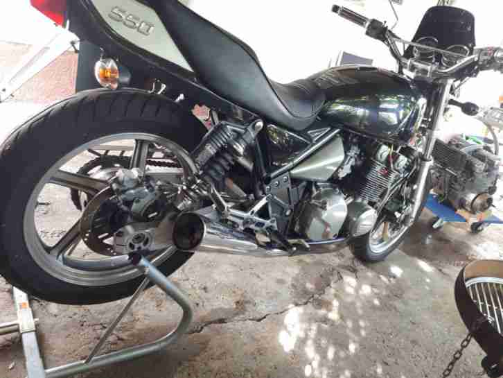 Kawasaki Zephyr 550 mit Ersatzmotor