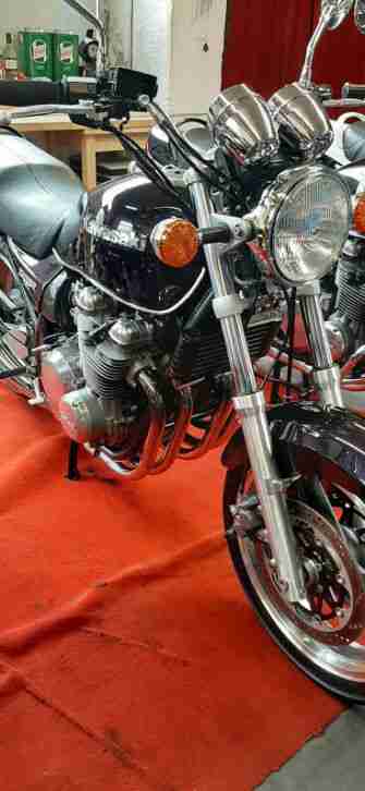 Zephyr 750 ZR750 Classic Bike