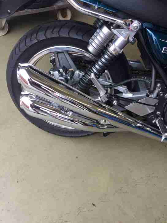 Kawasaki Zephyr 750 im Z900 Style